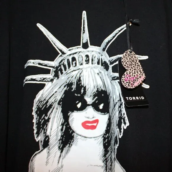 NWT Torrid Betsey Johnson Raglan sweatshirt 5X(28W) NICE! - Picture 2 of 4